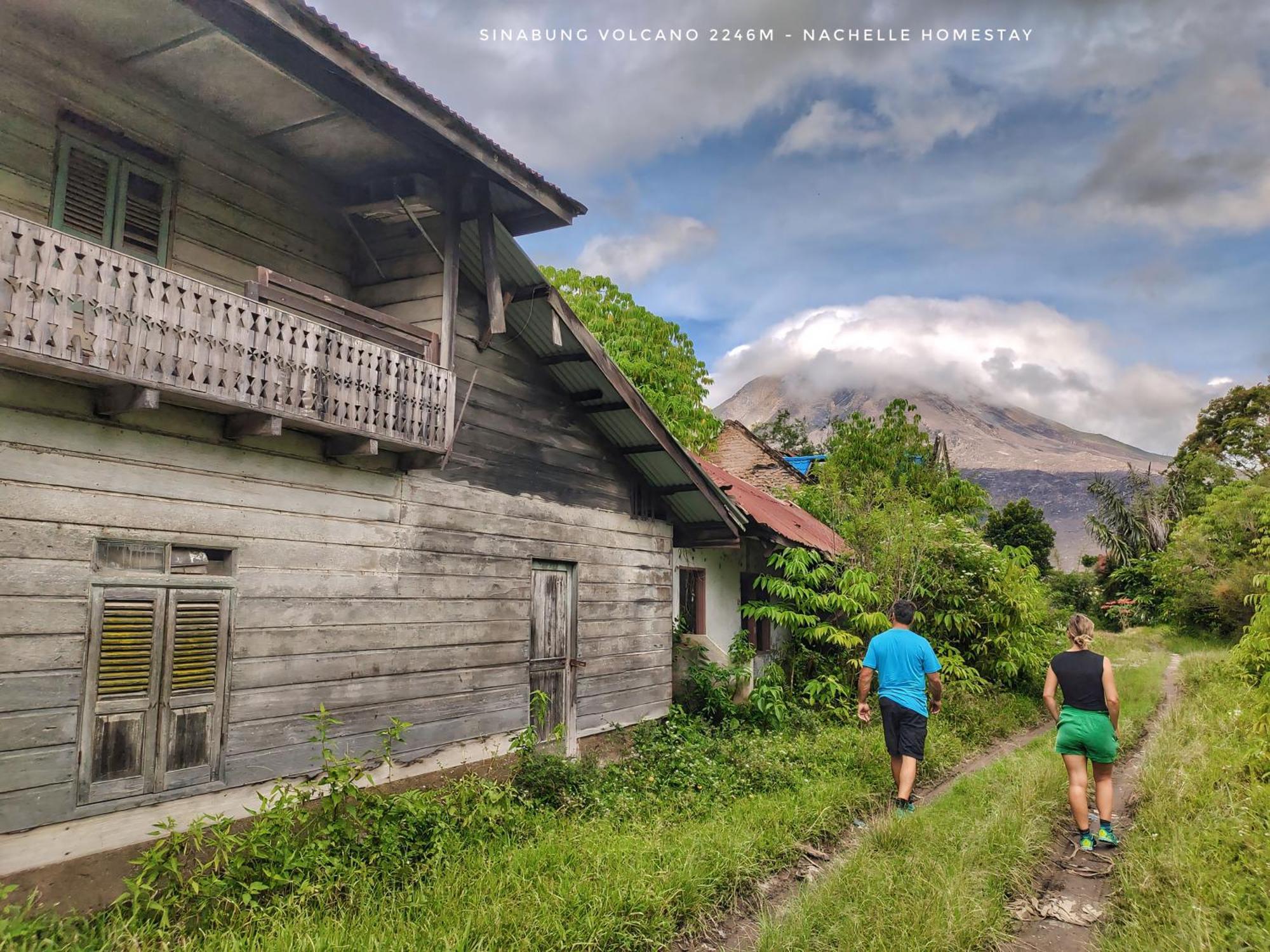 Nachelle Homestay Берастаги Экстерьер фото